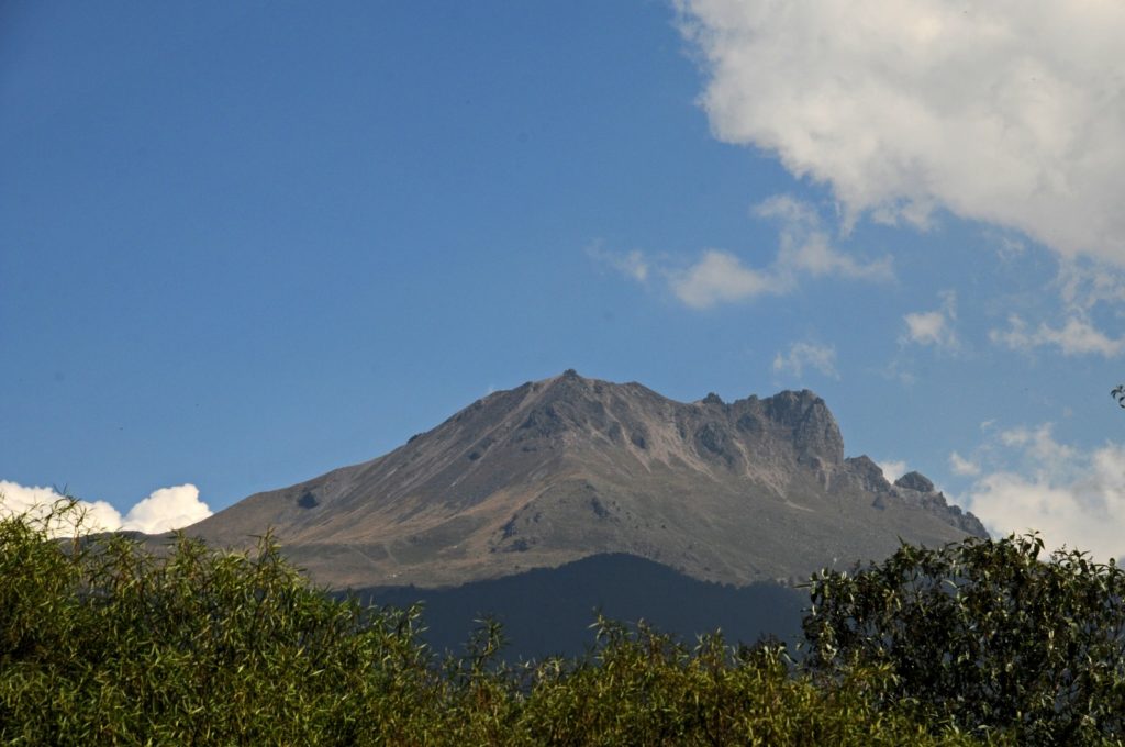 Tickling the Mexican Sky on Top of La Malinche - Mountain Field Guide