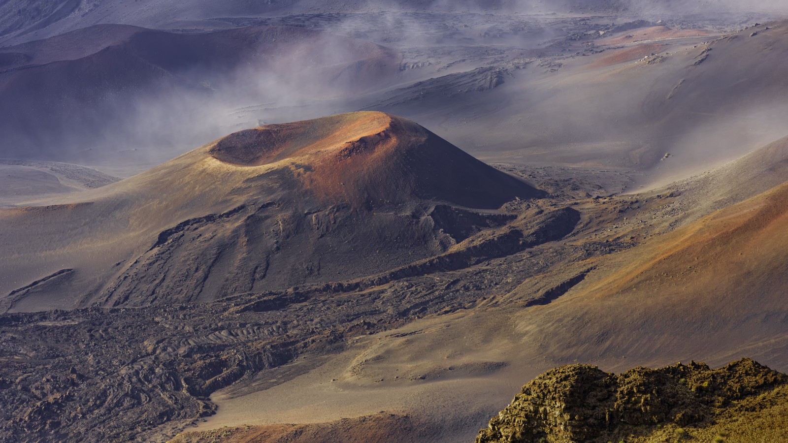 A Journey to the Summit: Haleakalā Volcano’s Breathtaking Sunrise and ...